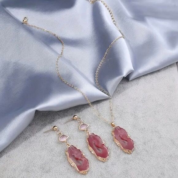Boho Gold Plated Red Resin Necklace Earrings Matching Set - Picture 1 of 4